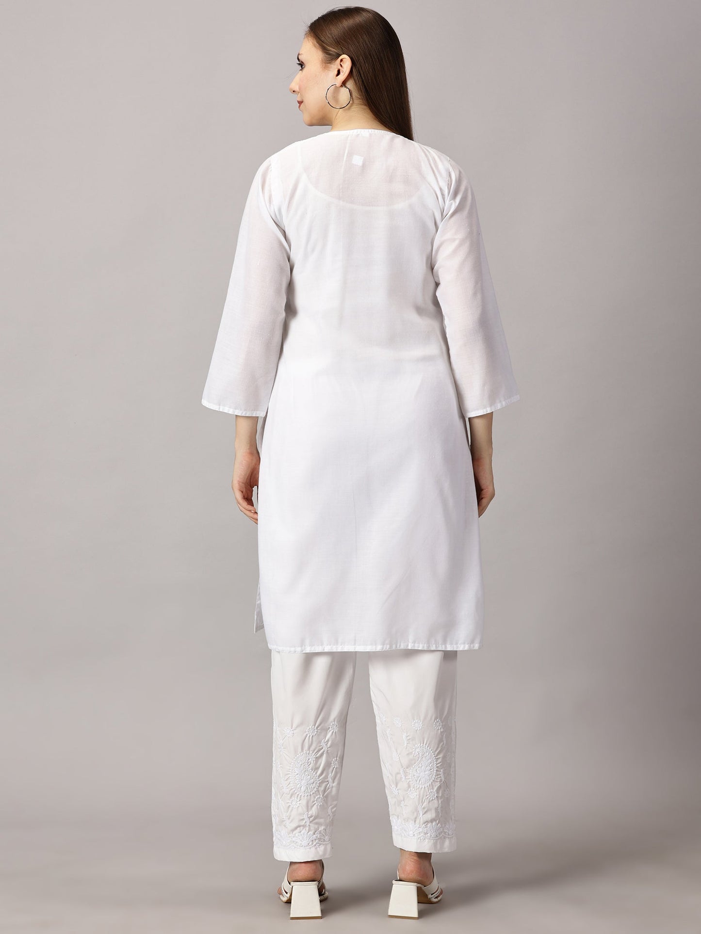 A-back-view-white cotton kurti