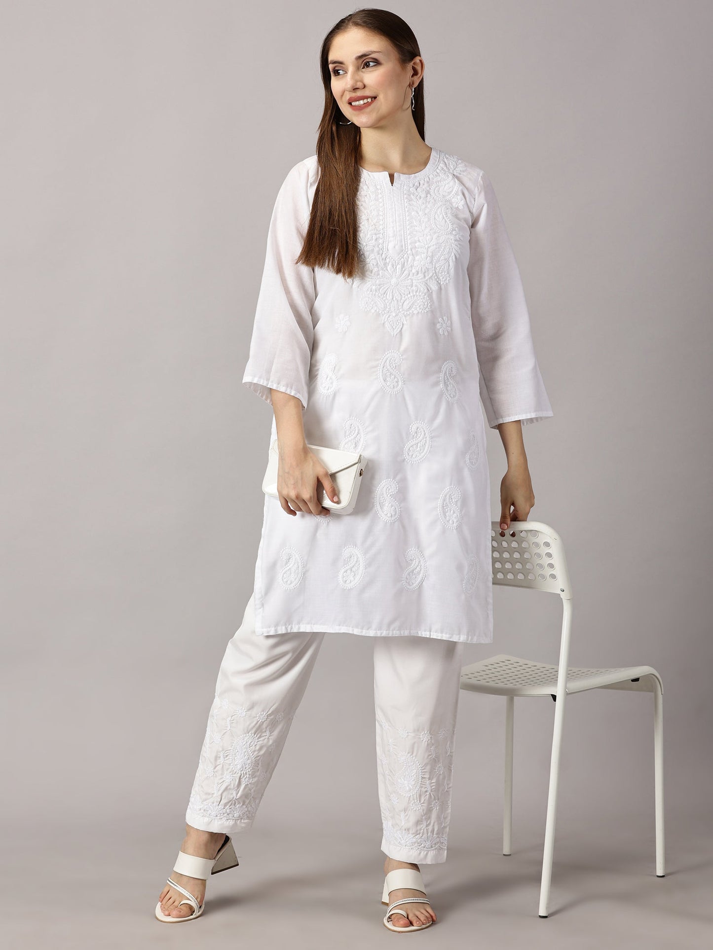A-front-view-white cotton kurti