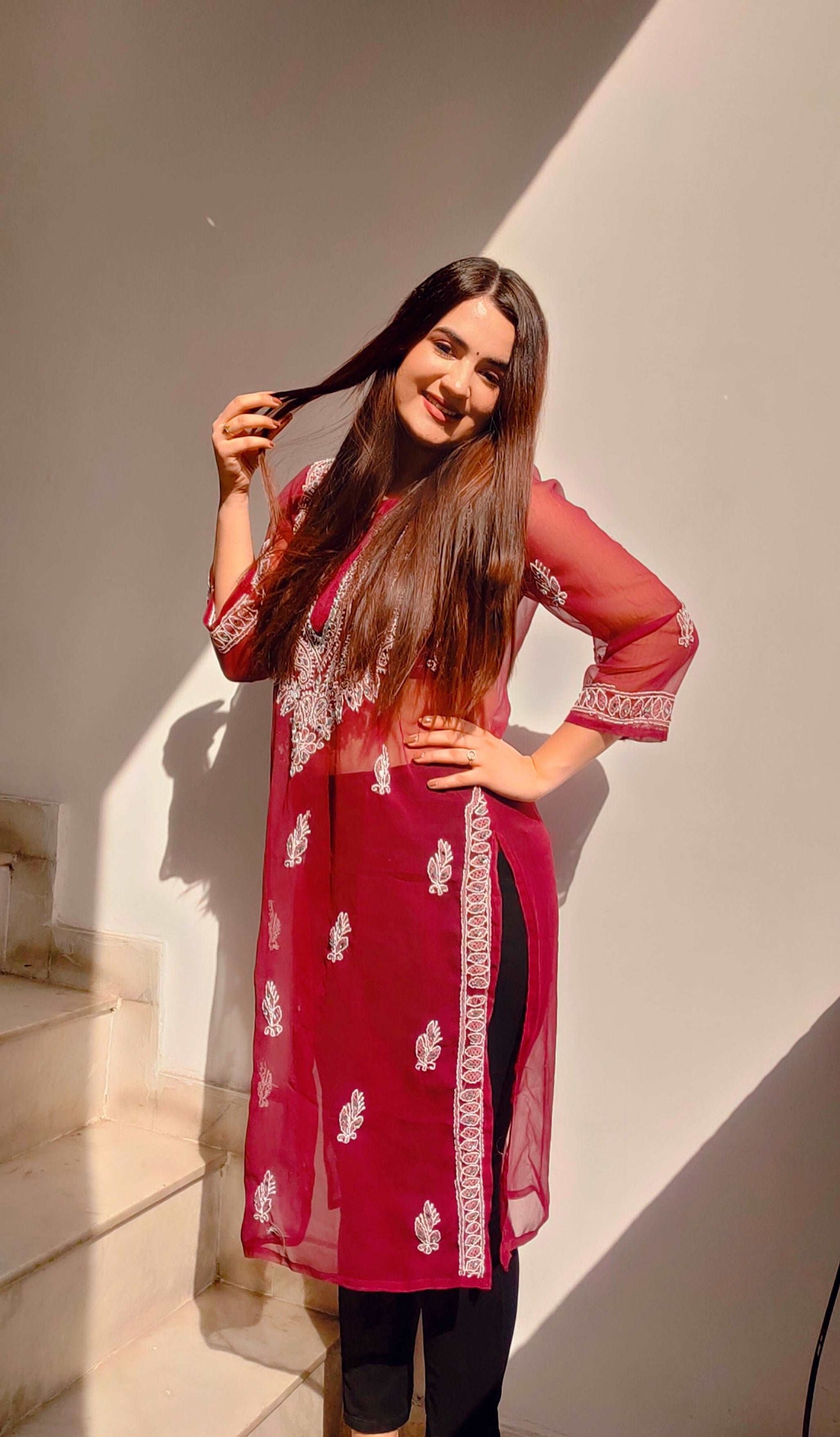 A-side-view-maroon mirror kurti