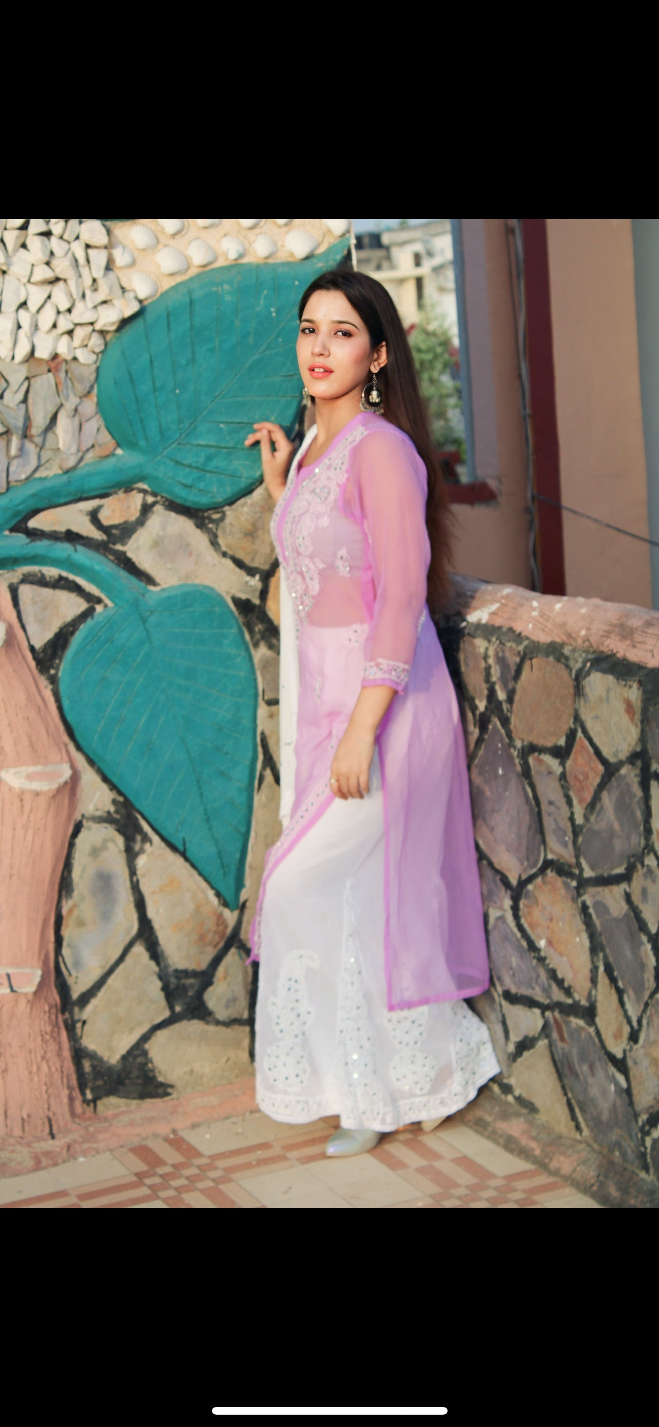 alt-Elegant Pink Mirror Chikankari Kurti – Handcrafted Traditional Ethnic Wear