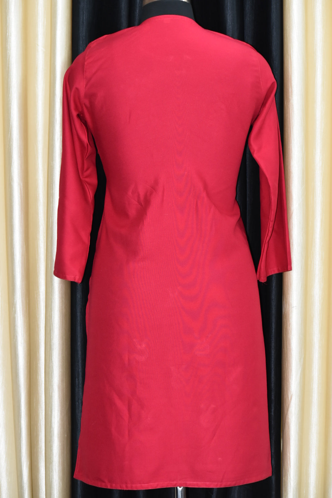 A-back-view-chikankari maroon cotton kurti