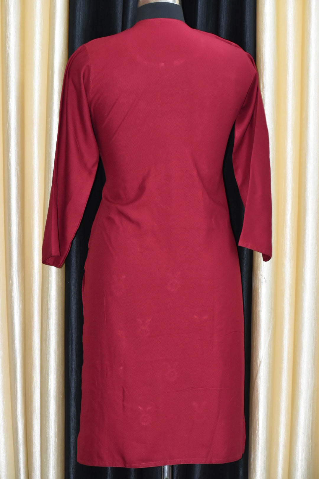 A-back-view-chikankari cotton kuti