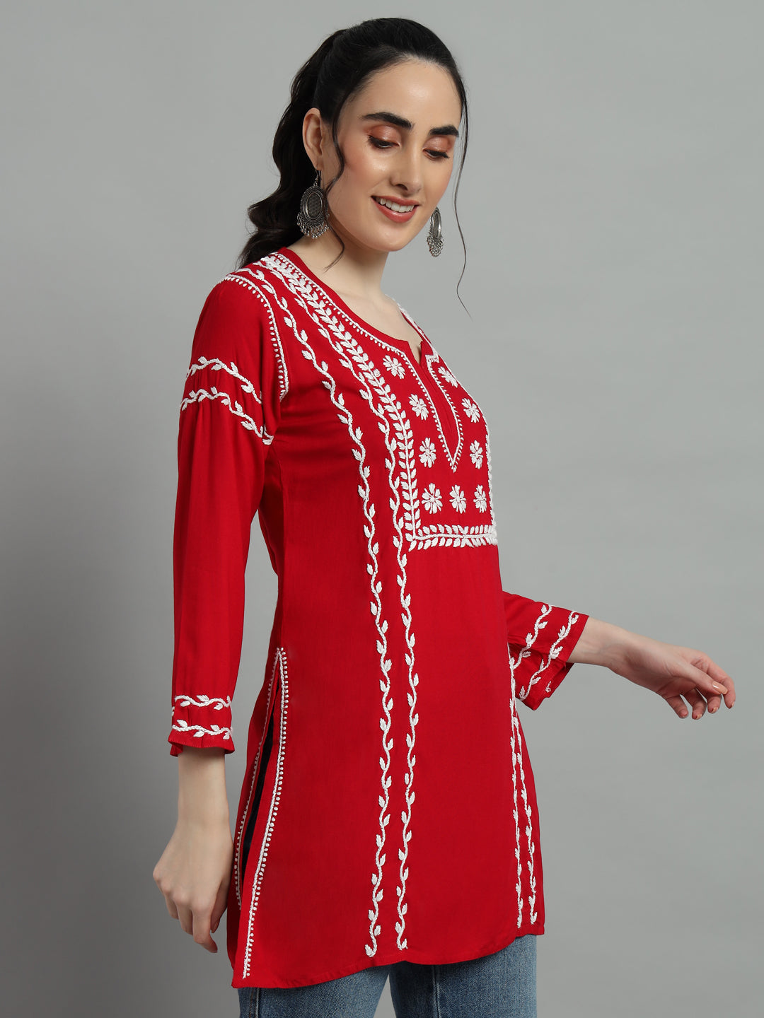 chikan kurti