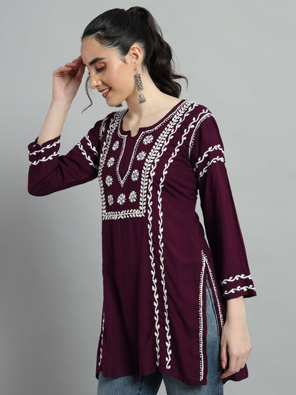 chikan kurti