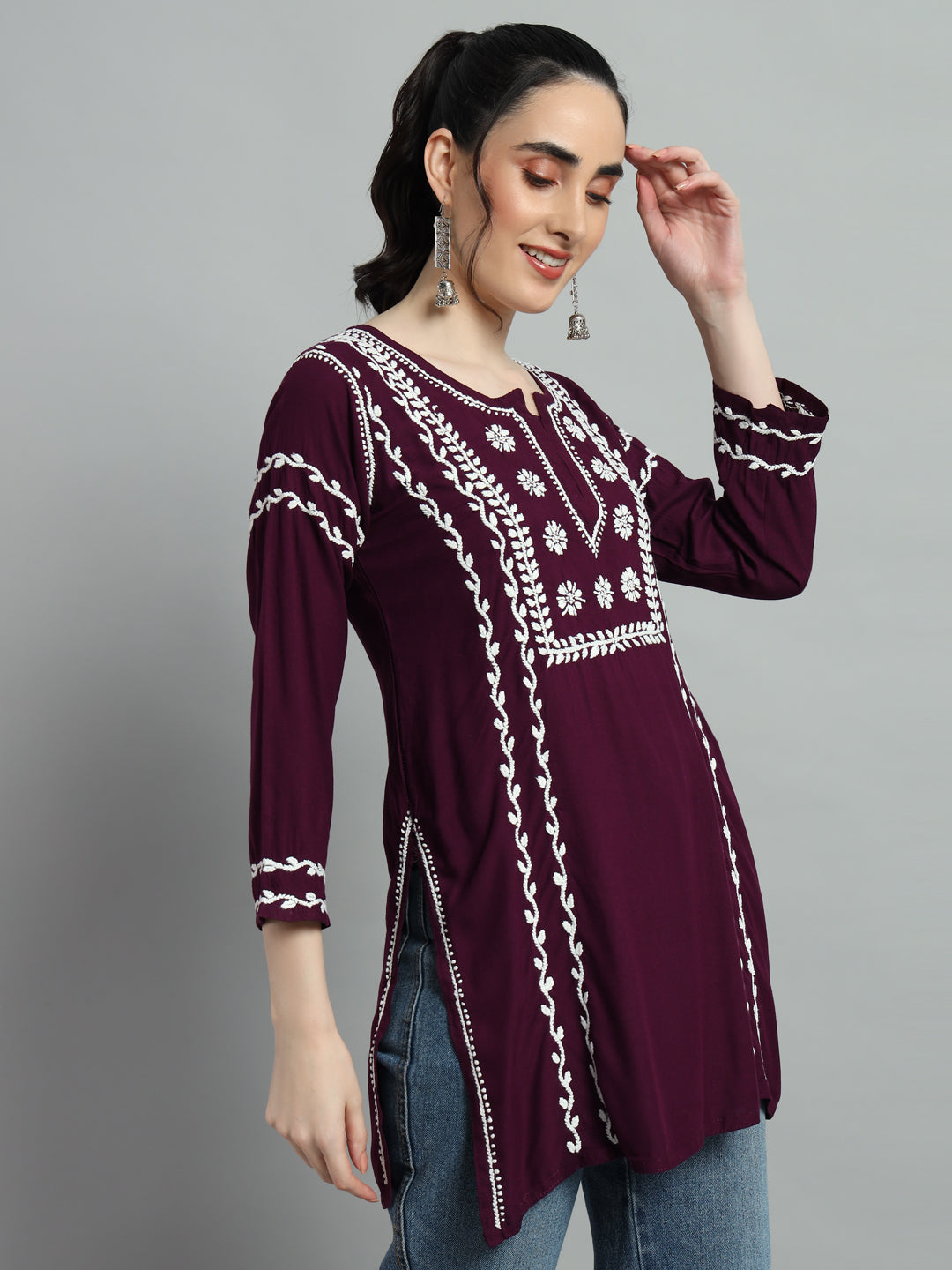 chikan kurti