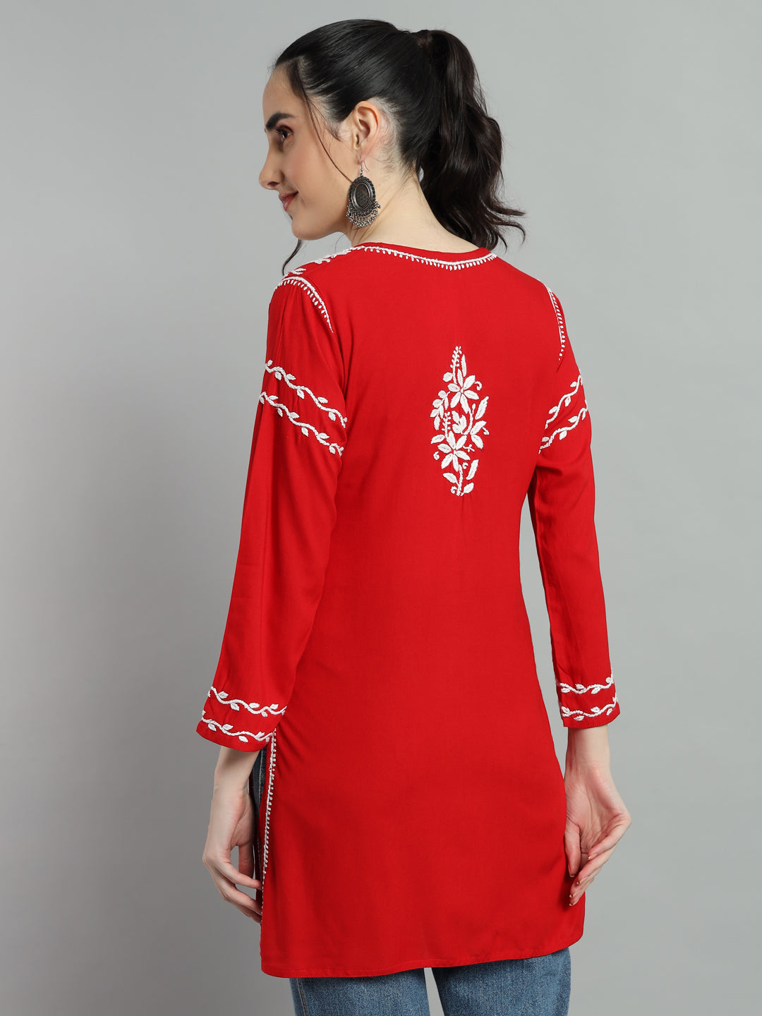 chikan kurti