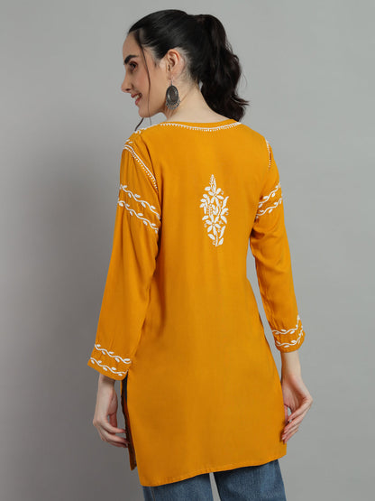 chikan kurti