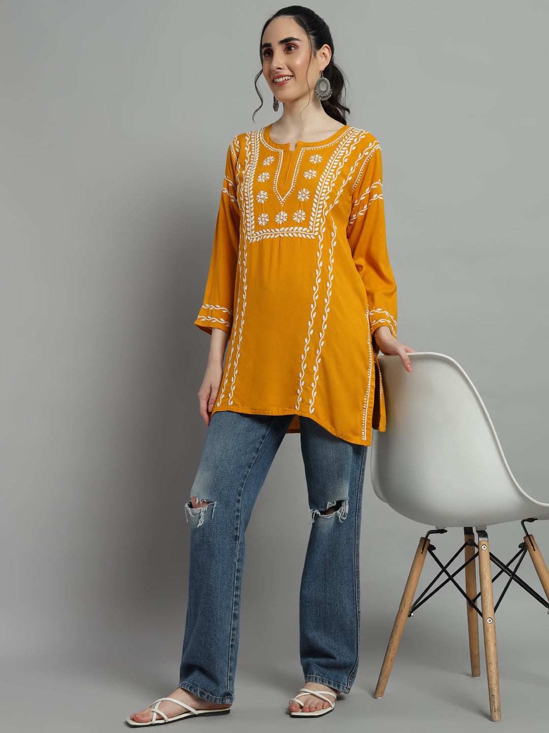 chikan kurti